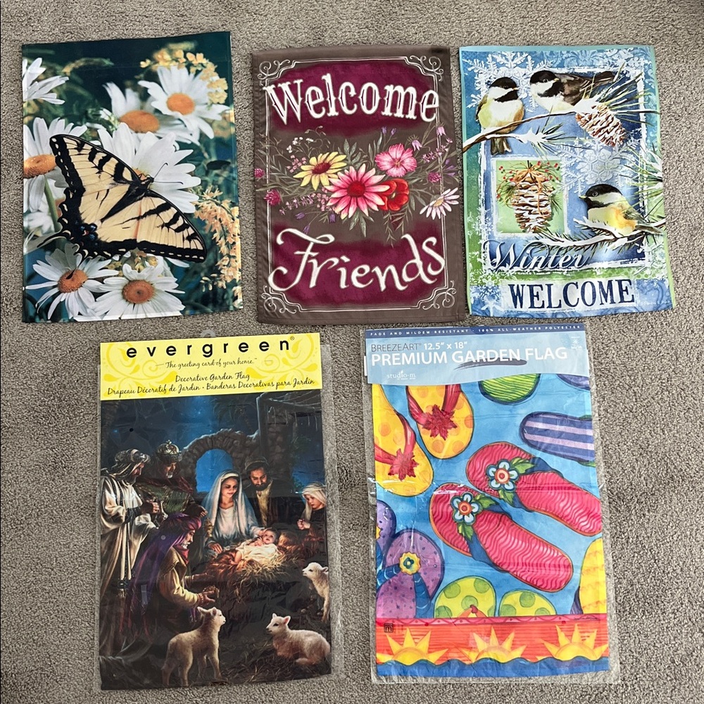 Seasonal garden flags